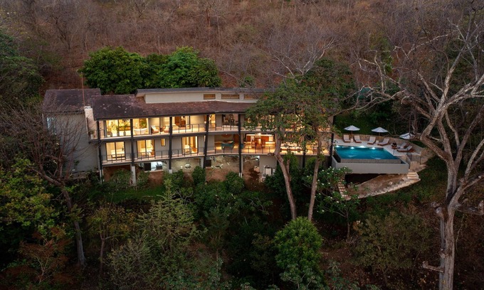 Papagayo Peninsula Villa | Spacious villa overlooking the tropical forest and ocean