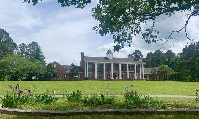 Calhoun Villa | Spacious Villa On North Georgia Farm with Tennis/Pickleball & Pool