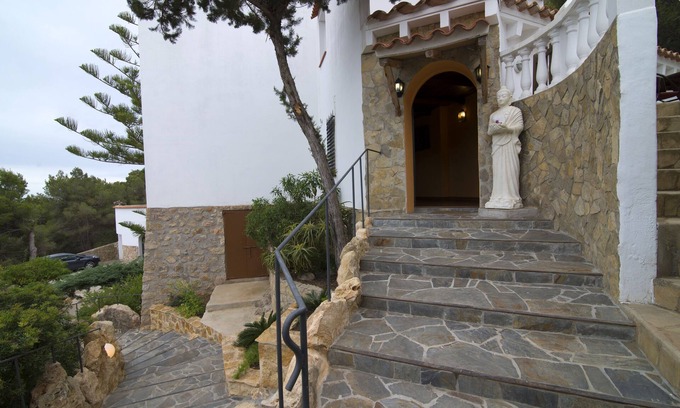 Siesta Villa | Spacious villa with amazing sea views . 150 meters from the beach