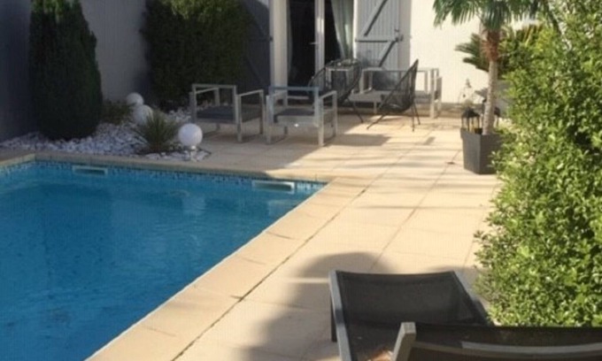 Mouguerre Villa | Spacious villa with private pool, summer kitchen, plancha and barbecue near Bayonne