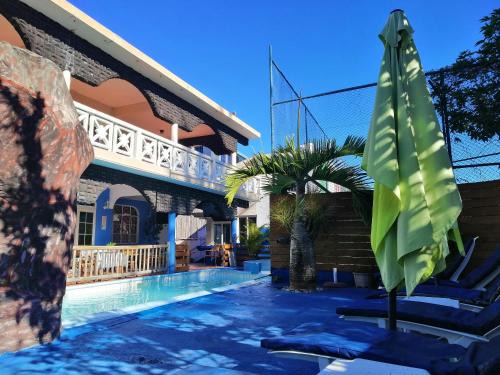 Belle Mare Villa | Spacious Villa with Pool and 10 Bedrooms in Quatre Cocos