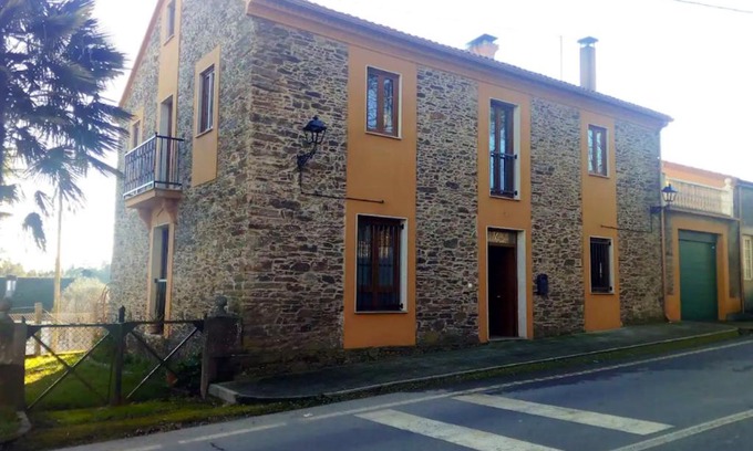 Fraga Villa | Spacious villa with pool in Empalme de Vilar - 300 m², 8 guests