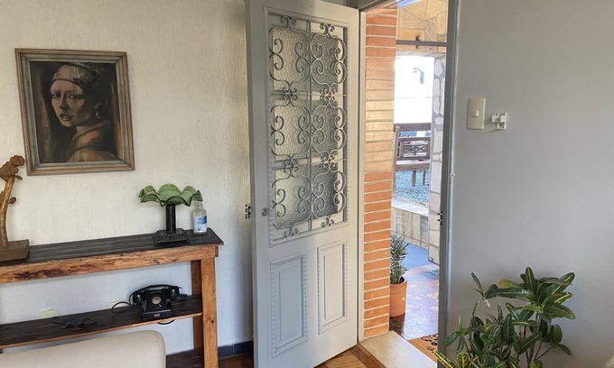 Calafate House | Spacious Vintage House with Garden and Garage in Quiet Neighborhood