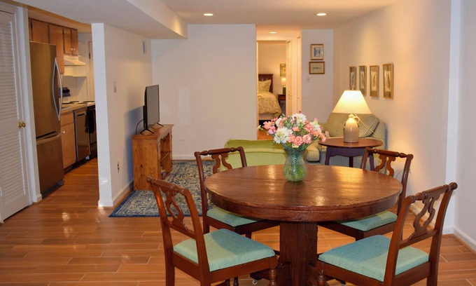 Capitol Hill Apartment | Spacious & Walkable 1-bedroom Garden Level Apartment