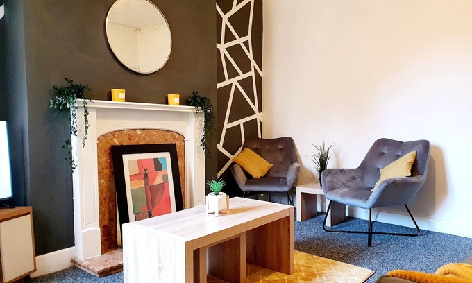 Walsall House | Spacious Walsall Accomodation