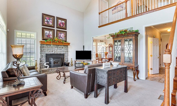 Warrensburg House | Spacious Warrensburg Getaway w/Fireplace!
