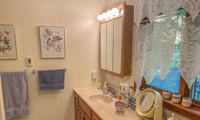 Buchanan House | Spacious waterfront home.! Near Notre Dame, Lake Michigan,Golf Courses ,Wineries