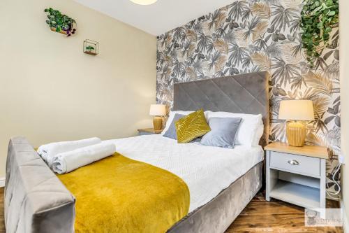 Whitwick House | Spacious Whitwick Stay 3-Story House