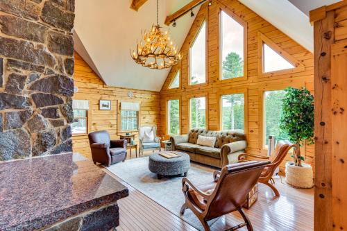 Wilmington House | Spacious Wilmington Cabin Walk to Lake