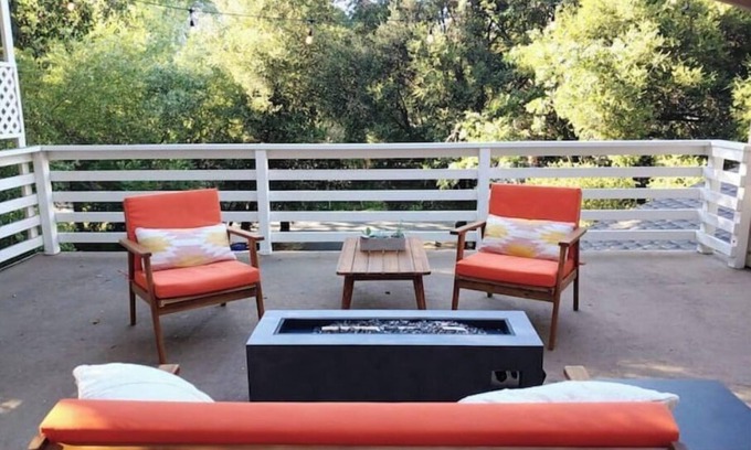 Templeton House | Spacious Wine Country Retreat Prime Location