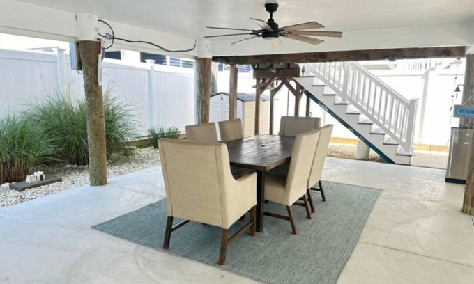 Seaside Heights House | Spacious Yard Free Parking Washer and Dryer