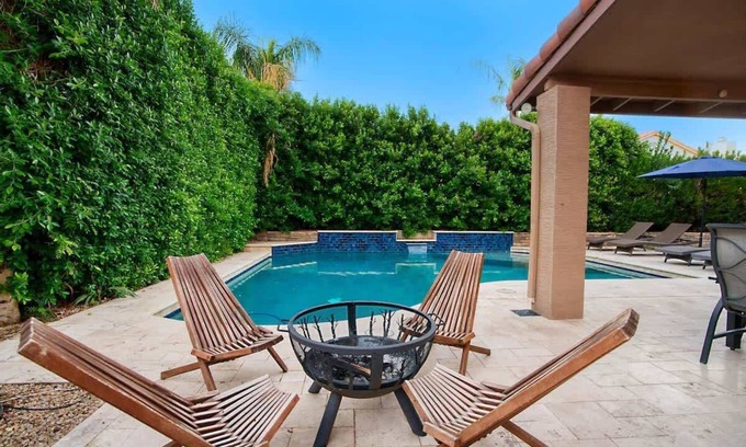 Paradise Park Vista House | Spanish Bella Summary