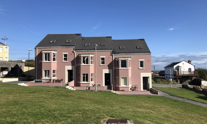 Kilkee Apartment | Spanish Cove Holiday Home Sleeps 5