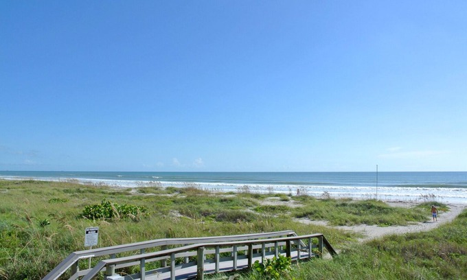 Cocoa Beach Apartment | Spanish main #5 Oceanfront View
