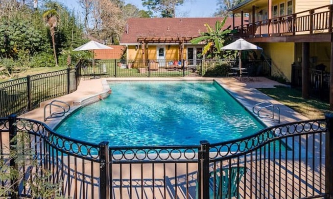 Baytown House | Spanish Retreat