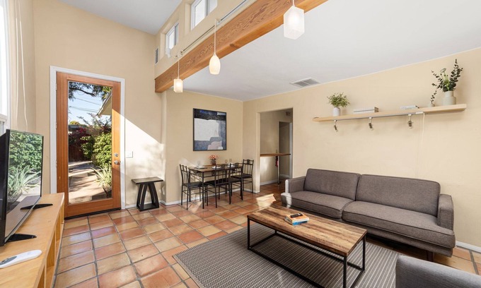 Warm Sands House | Spanish-Style 2-bedroom house near Downtown Palm Springs