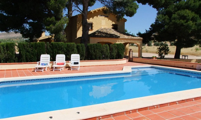 Yecla Cottage | SPANISH VILLA WITH PRIVATE POOL, WIFI, 50 MINUTES FROM THE BEACH