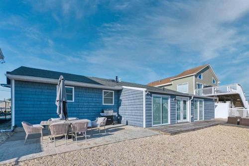 Mystic Island House | Spar ct cottage