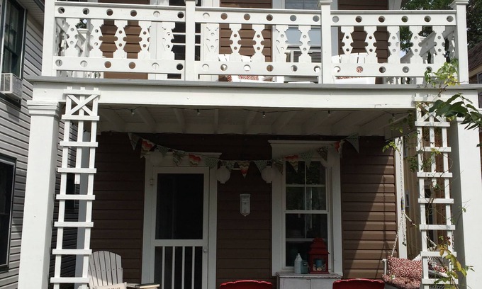 Lakeside Cottage | 'Spare Nichols' 1880s Lakeside Cottage