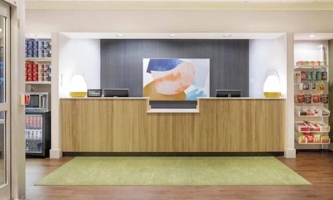 Traverse City Hotel | Spark by Hilton Traverse City