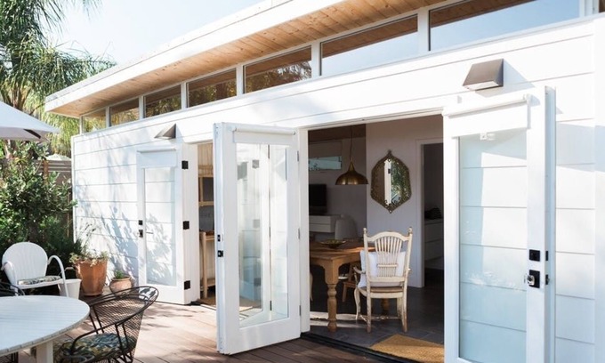Santa Venetia House | Sparkling, Chemical-Free Modern Bungalow.