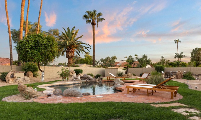 Buenavante House | Sparkling Pool, Poker Table, and Relaxation at Sweetwater