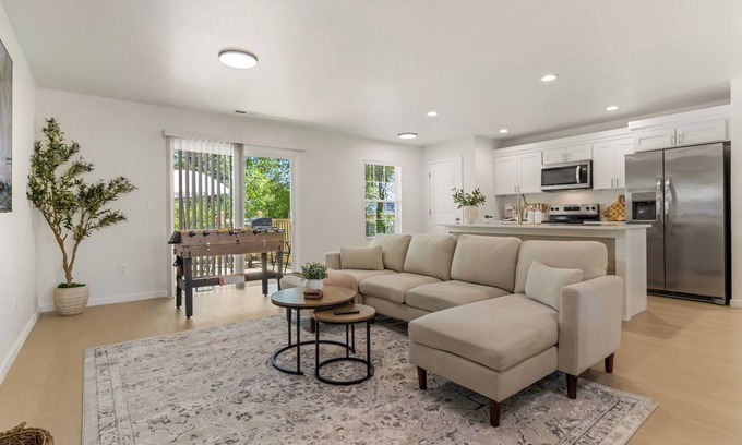 Spartanburg House | Spartanburg Home w/BBQ, Fire Pit. Sleeps 8.