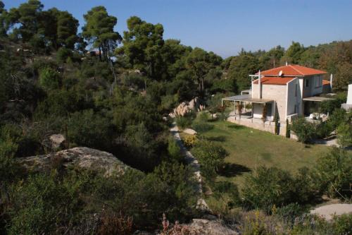 Elia House | Spathies Maris