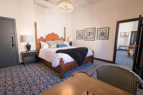 Nevada City Hotel | Speakeasy 2 Room Suite (Rm 4)