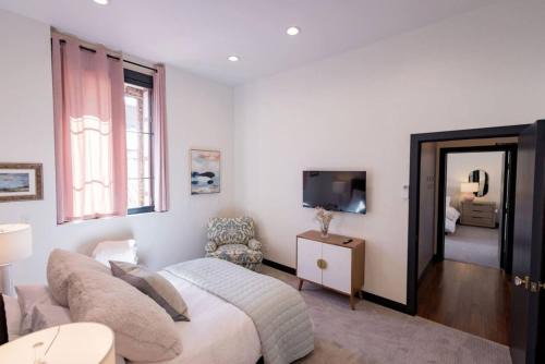 Nevada City Hotel | Speakeasy 2 Room Suite (Rm 5)