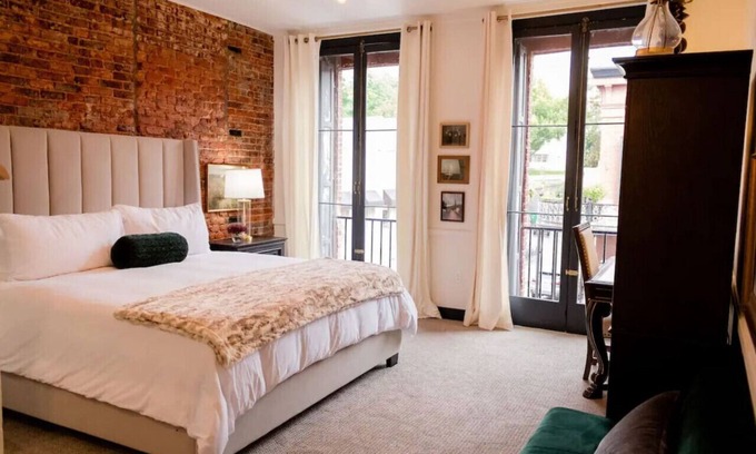 Nevada City Hotel | Speakeasy King Room (Rm 2)