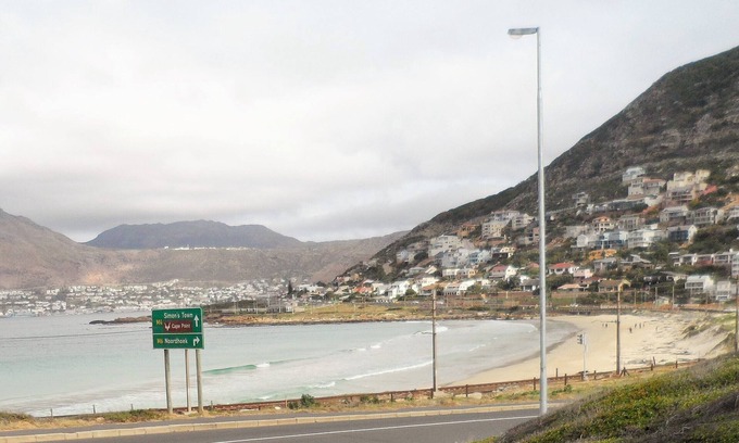 Fish Hoek Bed & Breakfast | SPECIAL CAPE TOWN: ROOM AT BEACH. .