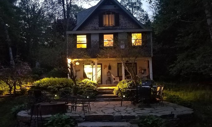 Unity House | Special Country Luxury Waterfront Home on CleanWarm Crescent Lake, SunapeeRegion