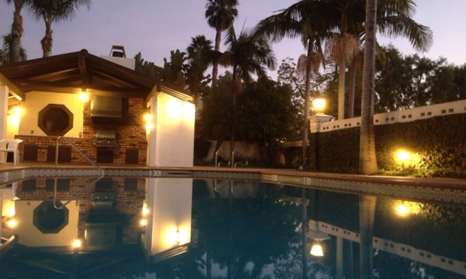 West Beach Condo | SPECIAL DEAL: 8.1.23-1.1.24 West Beach luxury, pool, spa, sauna, 2-car garage,