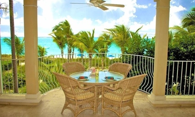 Grace Bay Condo | SPECIAL DISCOUNTED RATE!- Magical Oceanfront Holiday - Grace Bay Beach 1/2 bed