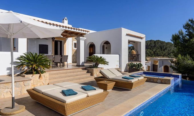 Cala de Bou Villa | Special offer: Villa Almond with sea views