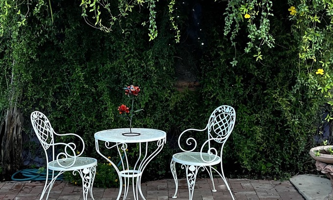 Santa Rita Park Cottage | Special Ex Stay Summer Rate. Mi Casita, Guesthouse in Historic Neighborhood