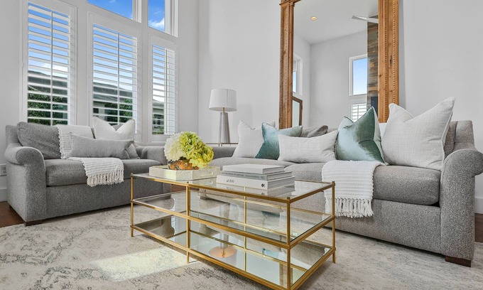 West End House | SPECIAL FREE NIGHT OFFER! DOWNTOWN LUXURY! ONLY 2MI TO BROADWAY! NEAR VANDY!