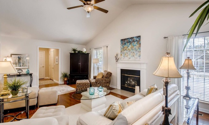 Windsor Green House | SPECIAL! Lovely, Clean, safe Family Home! Nashville