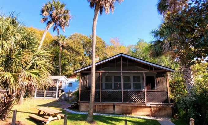 Folly Beach House | SPECIAL MONTHLY WINTER RATES! JANUARY & FEBRUARY 2026~ 40% OFF!