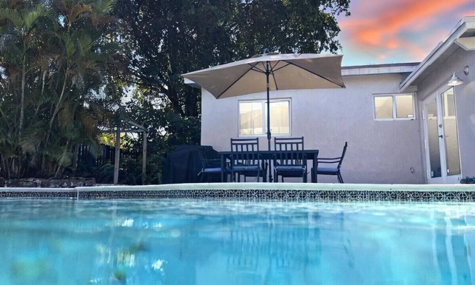 Coral Heights House | Special Offer | Heat Pool | Games | NFL | Beach