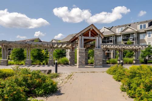 Collingwood Apartment | Specious 2 Bedroom Condo in Collingwood