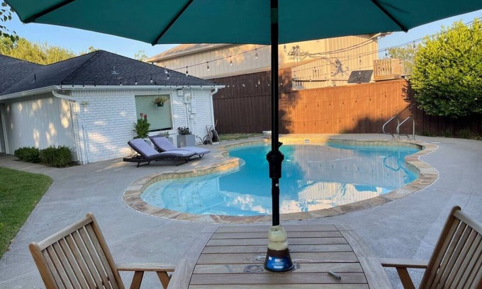 North Dallas House | Specious 4 Bedroom Dallas Home