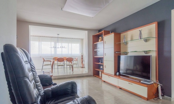 Sant Adria de Besos Condo | SPECTACULAR OAK ON BARCELONA WITH FREE WIFI WELL COMMUNICATED.