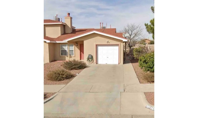 El Paso House | Spectacular 2BR Gem Easy Access to I-10, Malls!!