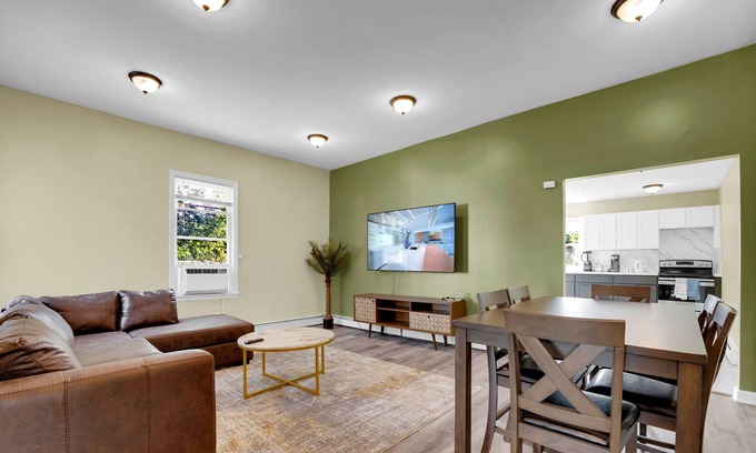 South Side Apartment | spectacular 3-bedrooms 2nd fl apt in Mount Vernon, NY