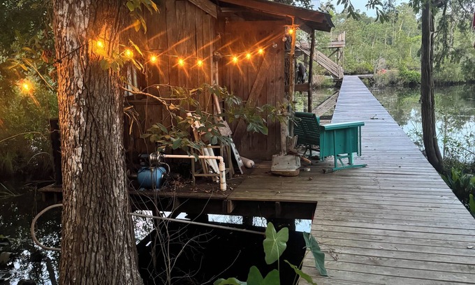 Creola Apartment | Spectacular apartment for rent on the beautiful Bayou Sara Creek in Mobile, AL