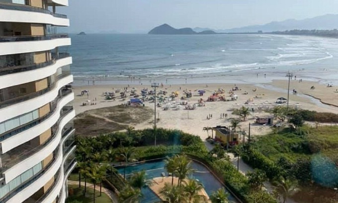 Sao Lourenco Apartment | Spectacular apartment right on the sand