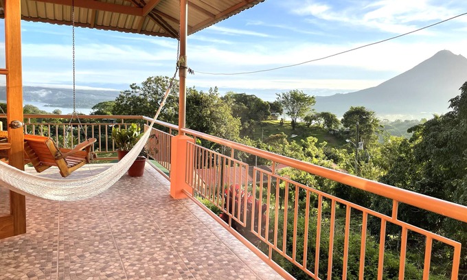 El Millon House | Spectacular Arenal Volcano and Lake Views