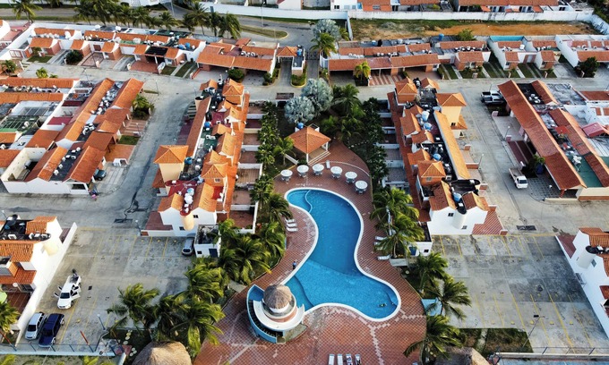 Tucacas House | SPECTACULAR BEACH VACATION HOUSE TC-1